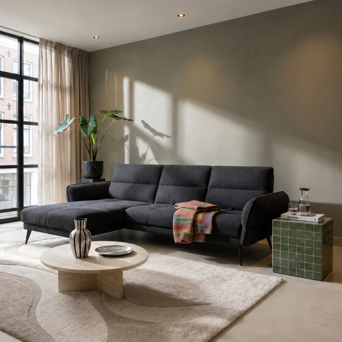 Modernes Ecksofa CAMPINA MINI – verschiebbare Rückenlehne, optional elektrisch 288x170 cm - Schwarz (Bubble 17)