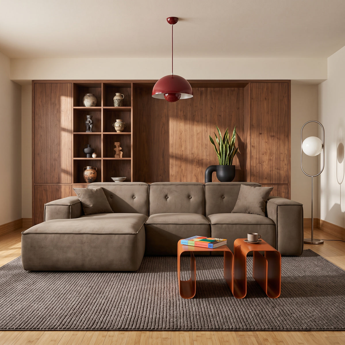 Modernes Ecksofa Luga L - breite Armlehnen, Dekokissen & Samt-Velours Opera, Beige