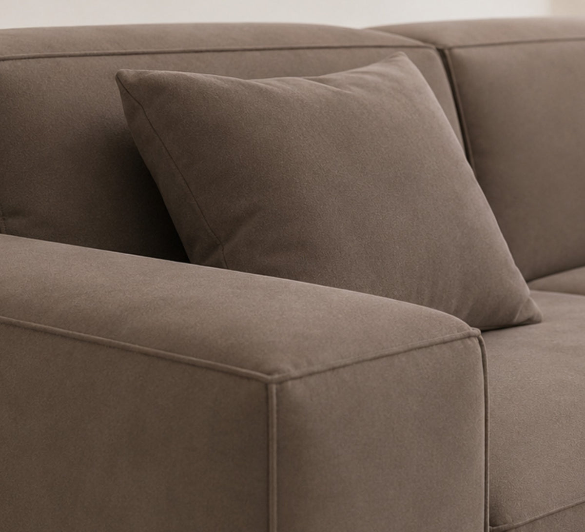 Ecksofa LUGA L HILLS – elegantes Designer-Ecksofa in L-Form mit Veloursbezug TIFFANY für modernes Wohnen, Stoff Tiffany 29 - Taupe